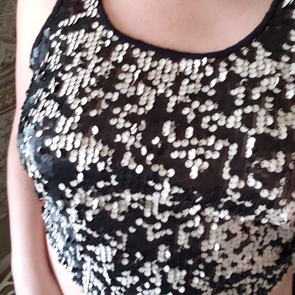 Black & silver sequins top - Picture 2 of 4